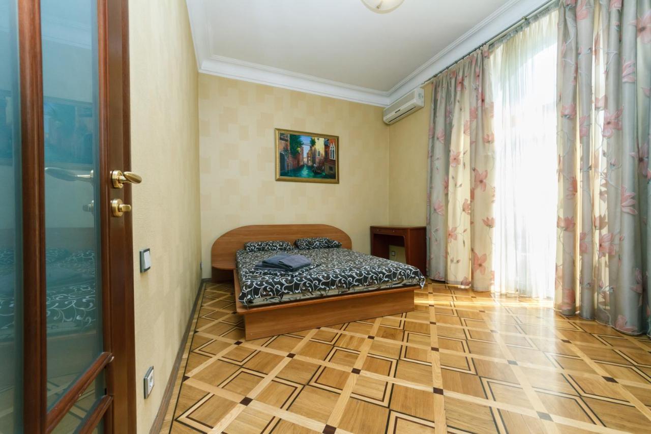 Квартира На Крещатике Κίεβο Εξωτερικό φωτογραφία